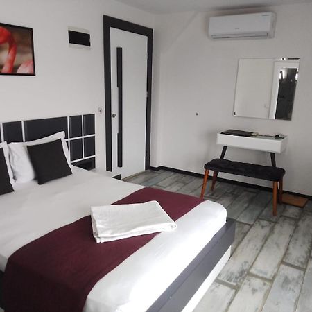 בודרום Wb Weekend Otel מראה חיצוני תמונה